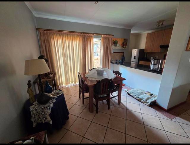 3 BEDROOM TOWNHOUSE FOR SALE IN MORELETAPARK